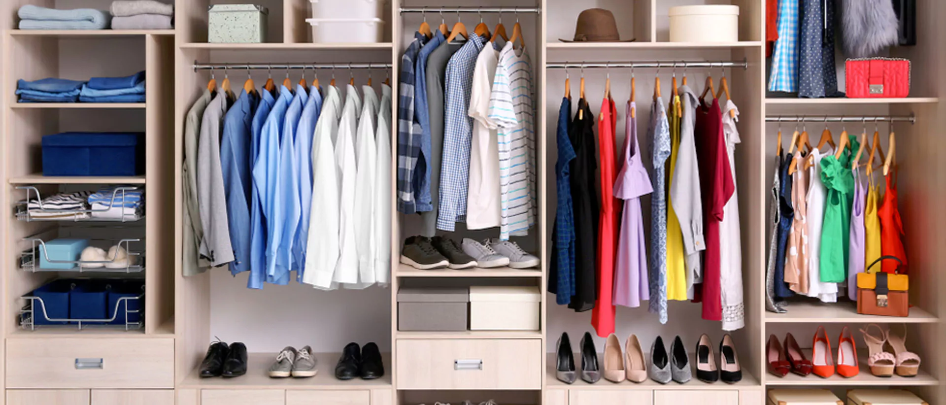 Wardrobe with clothes - Hire stylist for wardrobe makeover.
